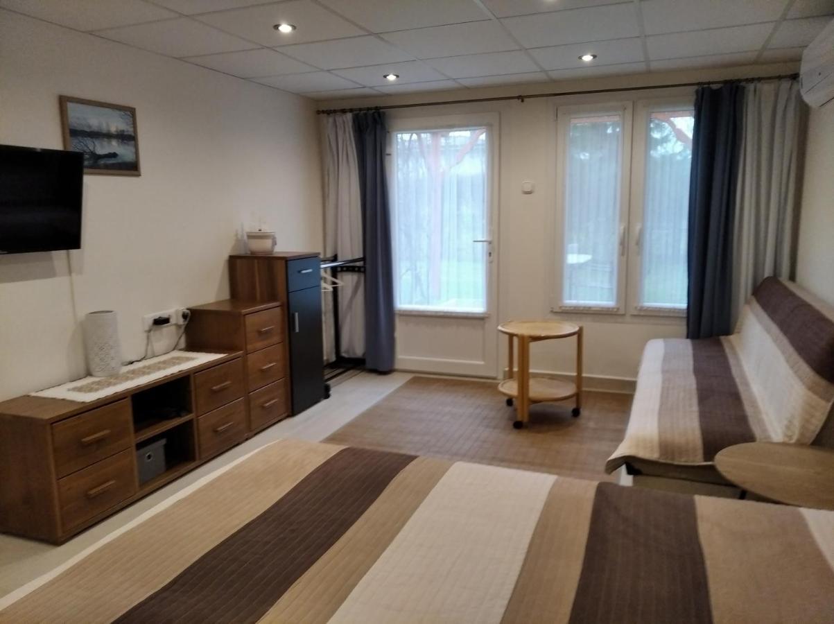 Golya Vendeghaz Apartment Tiszaug Bagian luar foto
