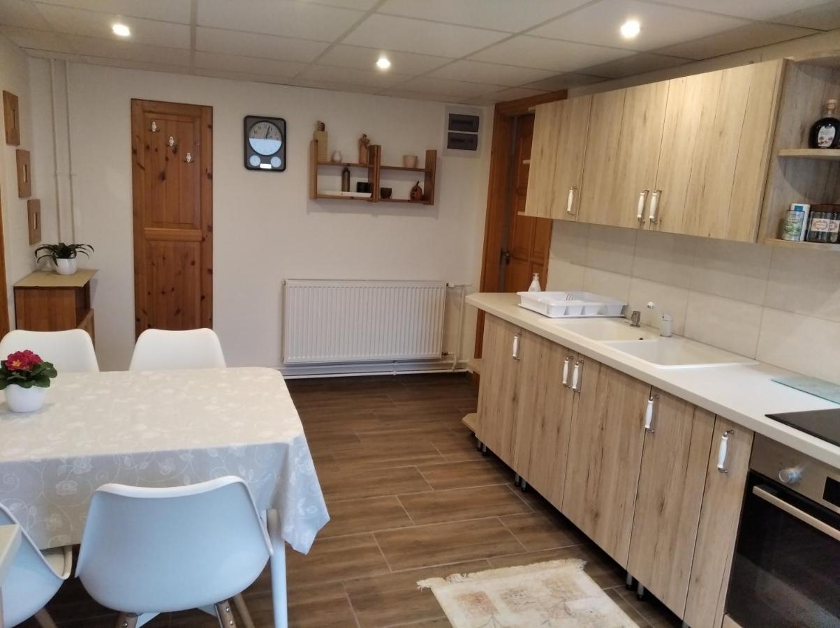 Golya Vendeghaz Apartment Tiszaug Bagian luar foto