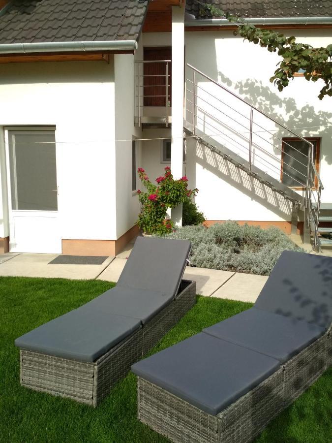 Golya Vendeghaz Apartment Tiszaug Bagian luar foto